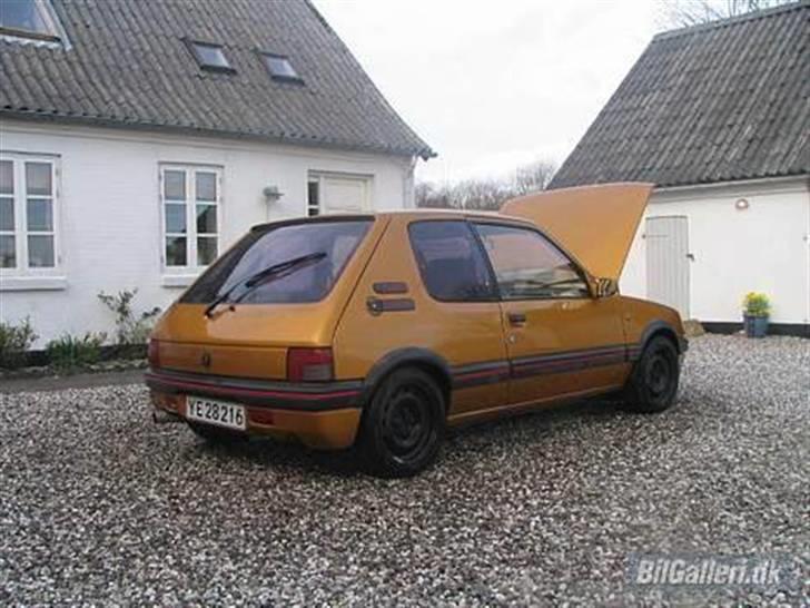 Peugeot 205 Mi16 billede 4