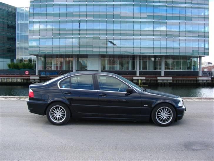 BMW 320i billede 3