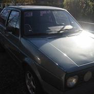 VW Golfi  Diesel  *SOLGT*