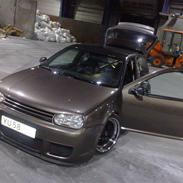 VW Golf 4 solgt !