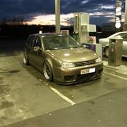 VW Golf 4 solgt !