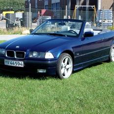 BMW 320i Cabriolet