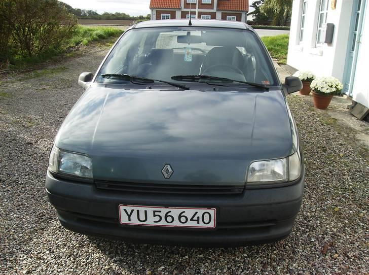 Renault Clio 1.4 RN   (solgt) billede 1