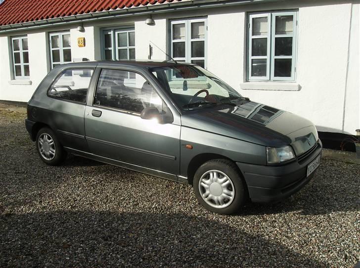 Renault Clio 1.4 RN   (solgt) billede 3