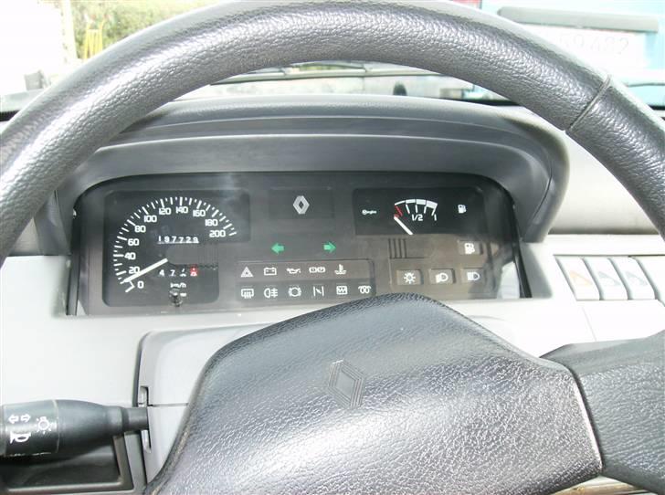 Renault Clio 1.4 RN   (solgt) billede 7