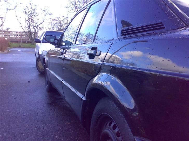 Mercedes Benz E190 *SOLGT* billede 8