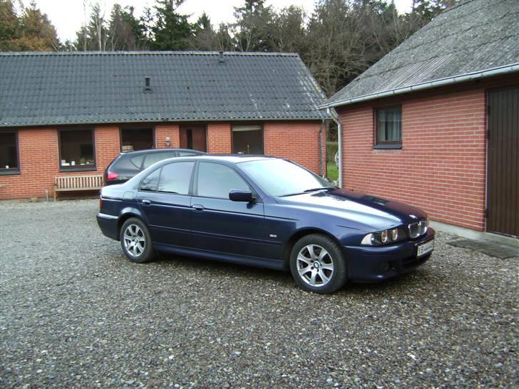 BMW 540i - Stadig i vintertøj billede 11