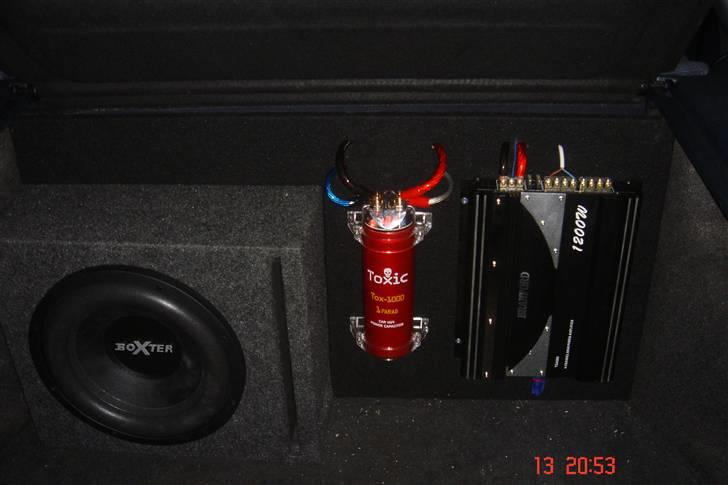 Ford Mondeo MK I - Billedet af anlægget i mondeoen :) billede 9