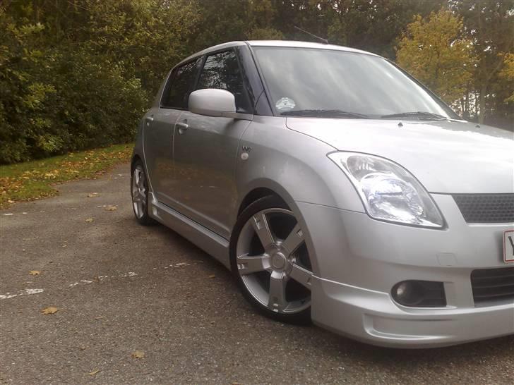 Suzuki Swift *SOLGT* billede 8