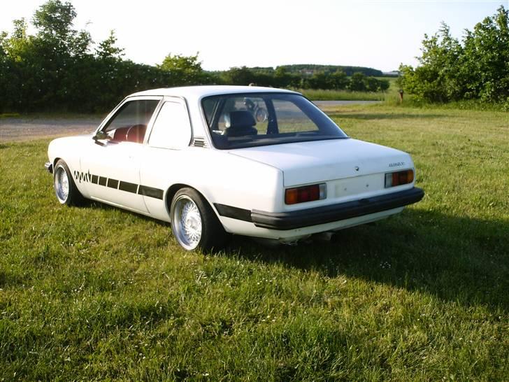 Opel ascona b sport - min nye bil  billede 1
