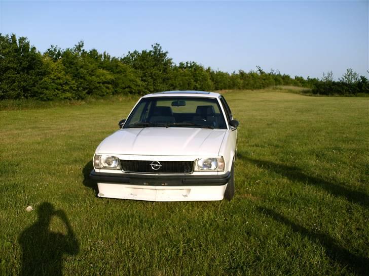 Opel ascona b sport billede 2