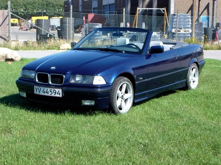 BMW 320i Cabriolet billede 1