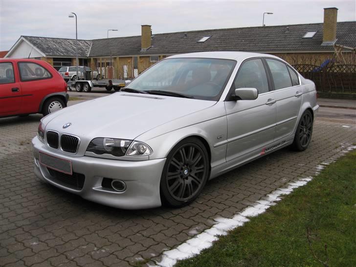 BMW 320i Kompressor  - SOLGT billede 1