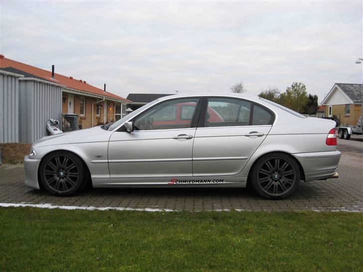 BMW 320i Kompressor  - SOLGT billede 2