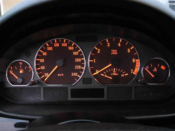 BMW 320i Kompressor  - SOLGT billede 11