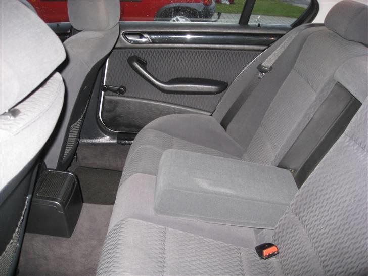 BMW 320i Kompressor  - SOLGT billede 14