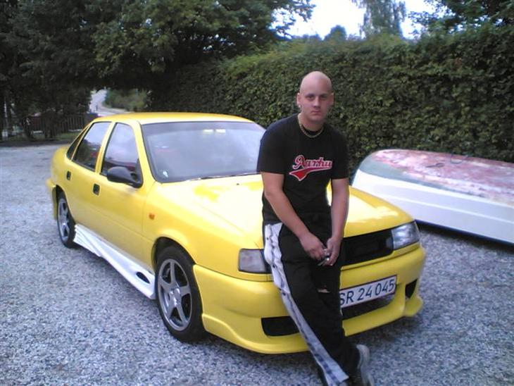 {{currentPhoto.altText}} billede {{currentPhoto.number}}