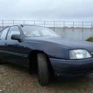 Opel Omega A --Skrottet--