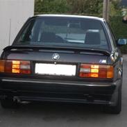 BMW E30 325i