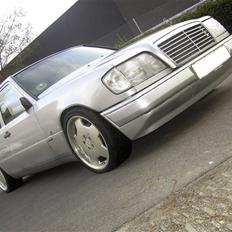 Mercedes Benz E230  W124.... SOLGT