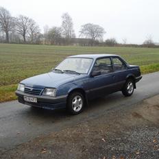 Opel Ascona C  (SOLGT)