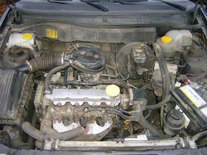 Opel Astra 1,6i Club SOLGT billede 10