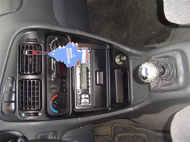 Mitsubishi Lancer 1,6 16v glxi solgt billede 9