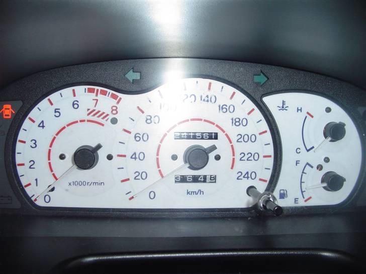 Mitsubishi Lancer 1,6 16v glxi solgt billede 14