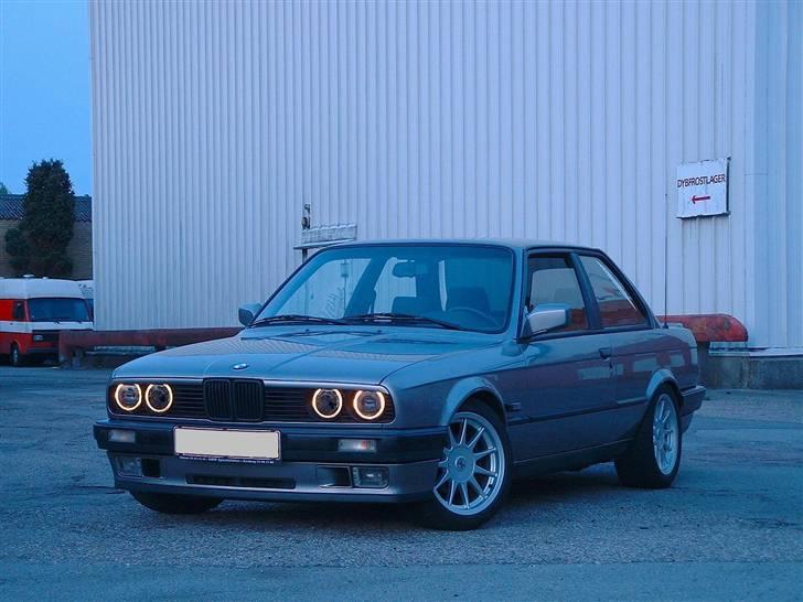 BMW 325i e30 -totalskadet- billede 2