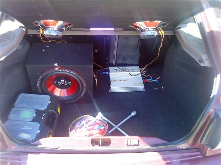 Ford Escort CLX 1.6 (SOLGT) - Simpelt, billigt, men spiller godt billede 13