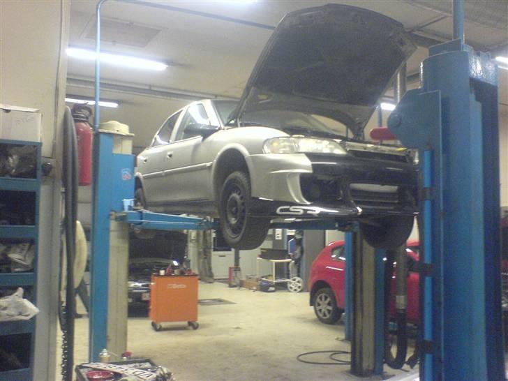 Opel Vectra B Solgt - Så vi på lift hos morfar billede 14