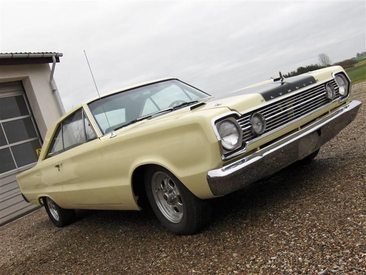 Amerikaner Plymouth GTX *SOLGT* - Første gang jeg ser den i dagslys. Den kom hjem fra Arizona i tirsdags i buldrende mørke. billede 1