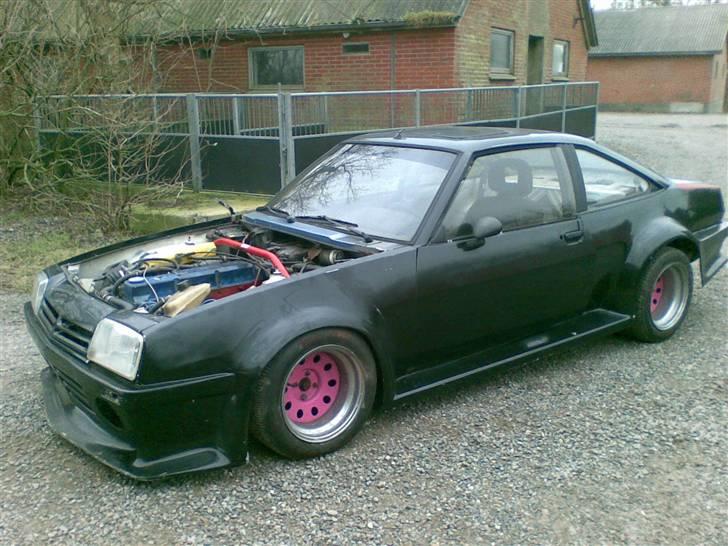 Opel Manta B 3,0 Solgt... - Sikke en fin vogn... billede 1
