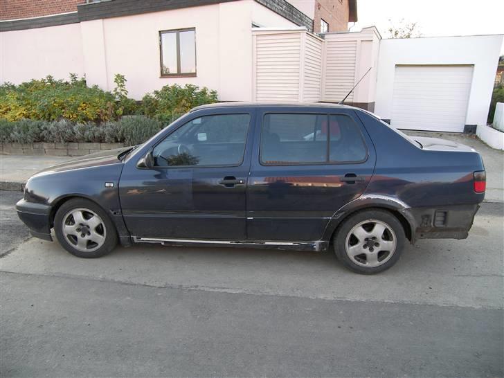 VW Vento vr6 SOLGT 1/2-2008 - Perfekt indstilling af undervogn men er desværre blevet nødt til at hæve den lidt. billede 2