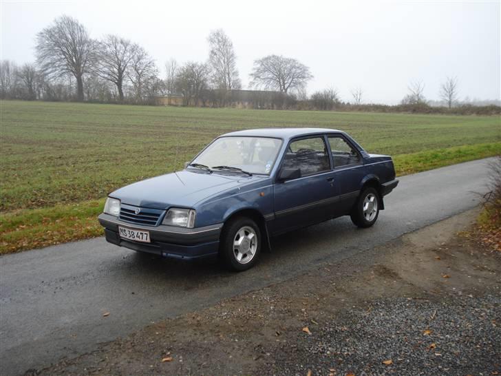 Opel Ascona C  (SOLGT) billede 1