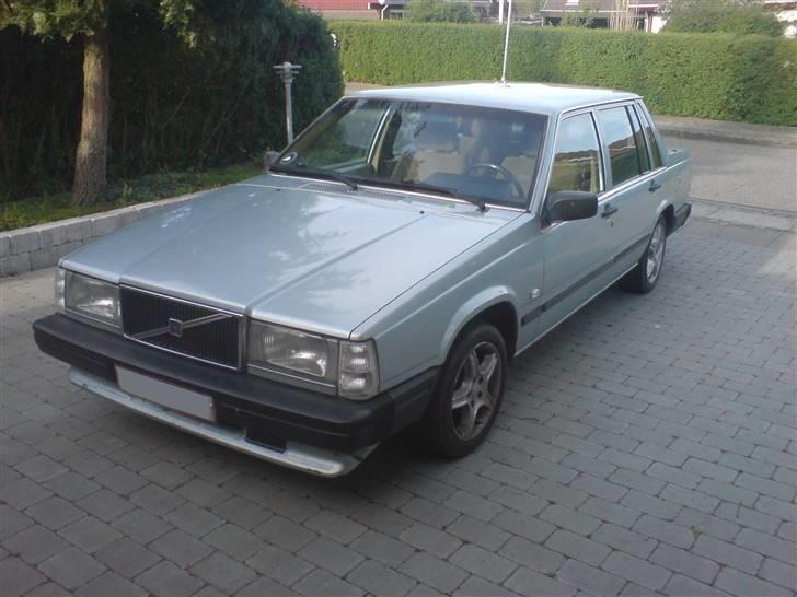 Volvo 740 2.3 GL - Den står bare flot... billede 2