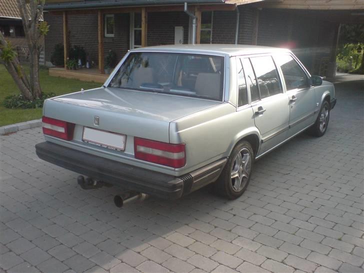 Volvo 740 2.3 GL - Den står bare flot... billede 3