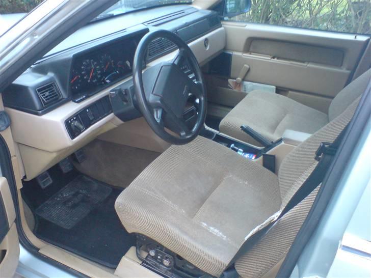 Volvo 740 2.3 GL - Der er go plads :-) billede 6