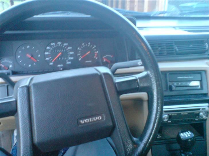 Volvo 740 2.3 GL - Her sider man godt billede 8
