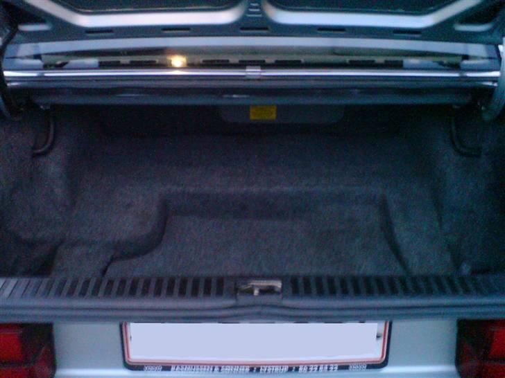 Volvo 740 2.3 GL - Der er go plads :-) billede 9