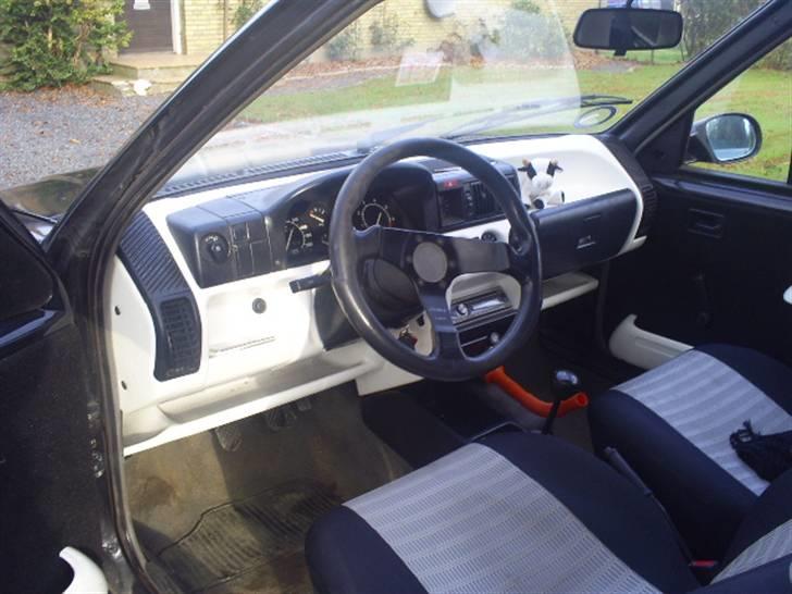 Opel Corsa A *TYSKEREN* - Bemærk lige den machene ko... hehe ...  billede 5