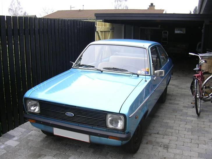 Ford Ford Escort Mk2 - Selfølgelig holder hun indendøre. billede 2