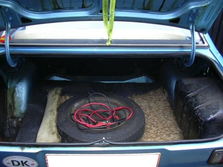 Ford Ford Escort Mk2 - Lidt rust ovre i venstre hjørne. billede 6