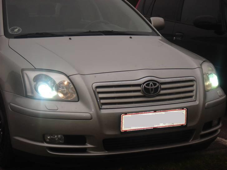 Toyota Avensis 1.8 sol - Avensis t25 med xenon billede 1