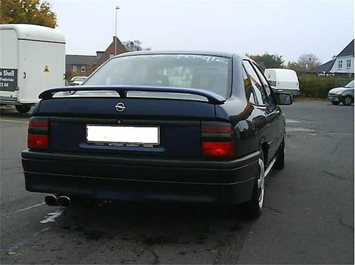 Opel Vectra A *død* - Så kan man også se den smarte udstødning :O :p billede 3