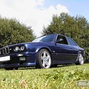BMW E30 323i 2,5L