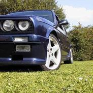 BMW E30 323i 2,5L