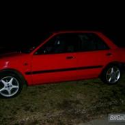 Mazda 323 Sedan LX