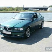 BMW E36 320i