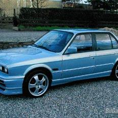BMW E30 320i 2.0